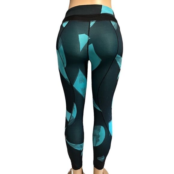 Lululemon inspire tight leggings.  - Picture 4 of 10